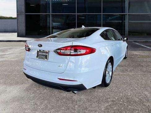 Used 2020 Ford Fusion SE image 4