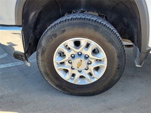 Used 2024 Chevrolet Silverado 2500 LT image 7