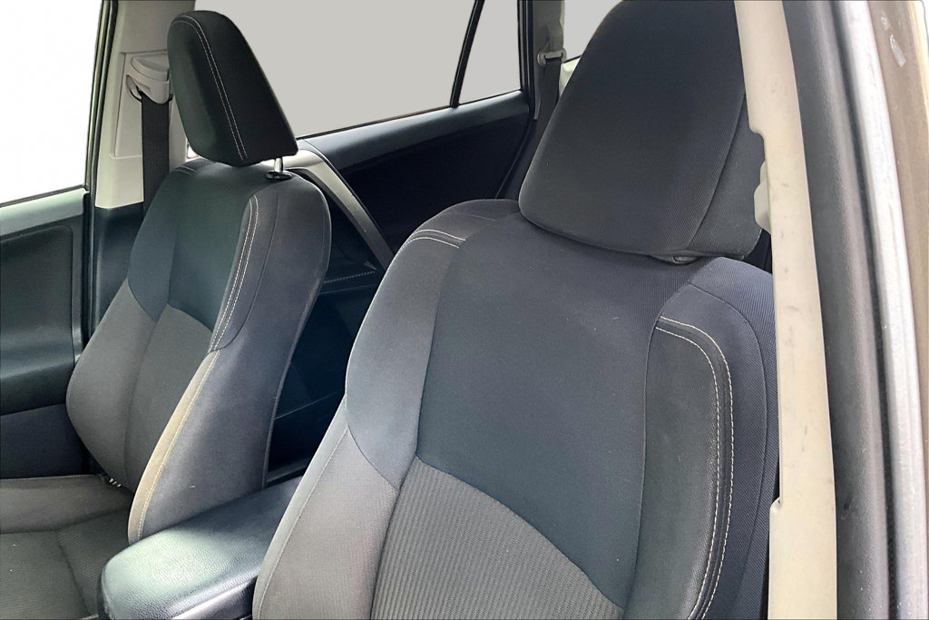 Used 2015 Toyota RAV4 XLE FWD image 21