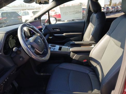 New 2026 Toyota Sienna Platinum image 7