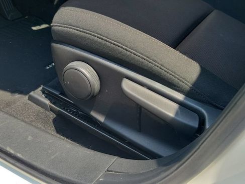 Used 2021 MAZDA MAZDA3 s FWD image 25