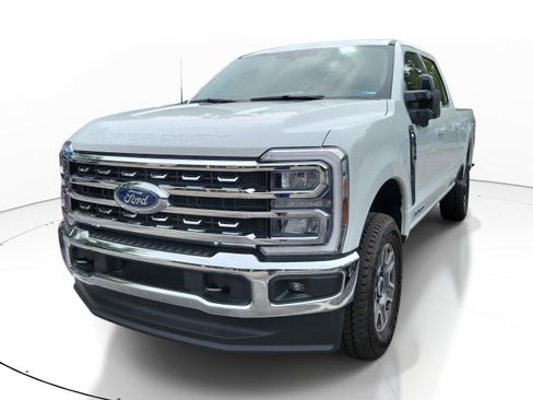 Used 2025 Ford F350 Lariat AWD/4WD image 3