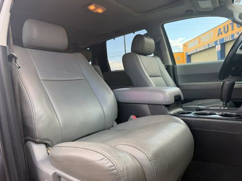 Used 2019 Toyota Sequoia Limited w/ Safety & Convenience Package AWD/4WD image 17