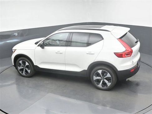 New 2026 Volvo XC40 B5 Core w/ Climate Package image 45