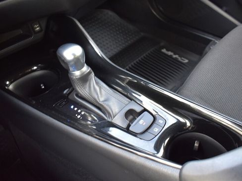 Used 2019 Toyota C-HR XLE FWD image 24