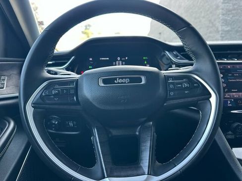 Used 2023 Jeep Grand Cherokee 30th Anniversary AWD/4WD image 29