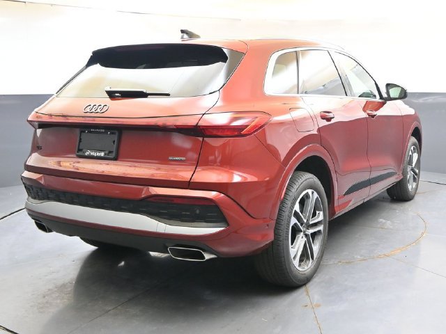 Used 2025 Audi Q5 Premium Plus w/ Premium Plus AWD/4WD image 5