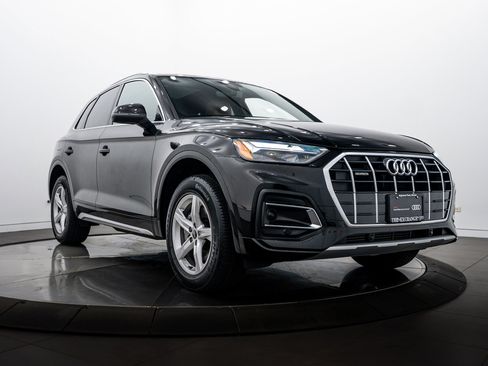 Used 2023 Audi Q5 2.0T Premium w/ Convenience Package image 1
