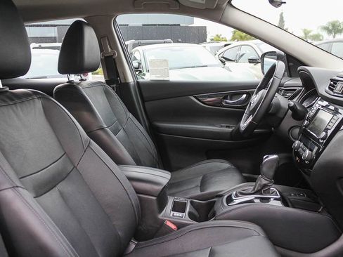 Used 2019 Nissan Rogue Sport SL FWD image 21