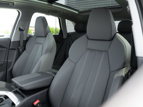 Certified 2025 Audi Q5 Premium Plus w/ Premium Plus AWD/4WD image 18