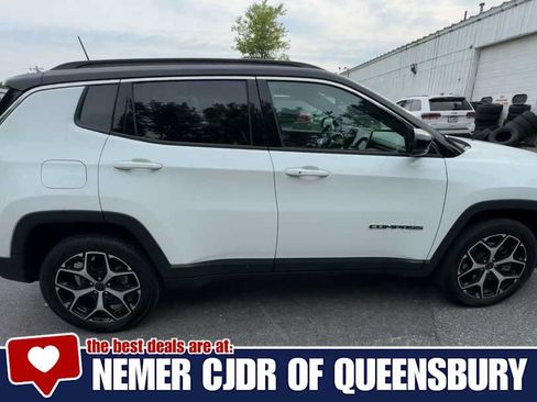 Used 2025 Jeep Compass Limited AWD/4WD image 9