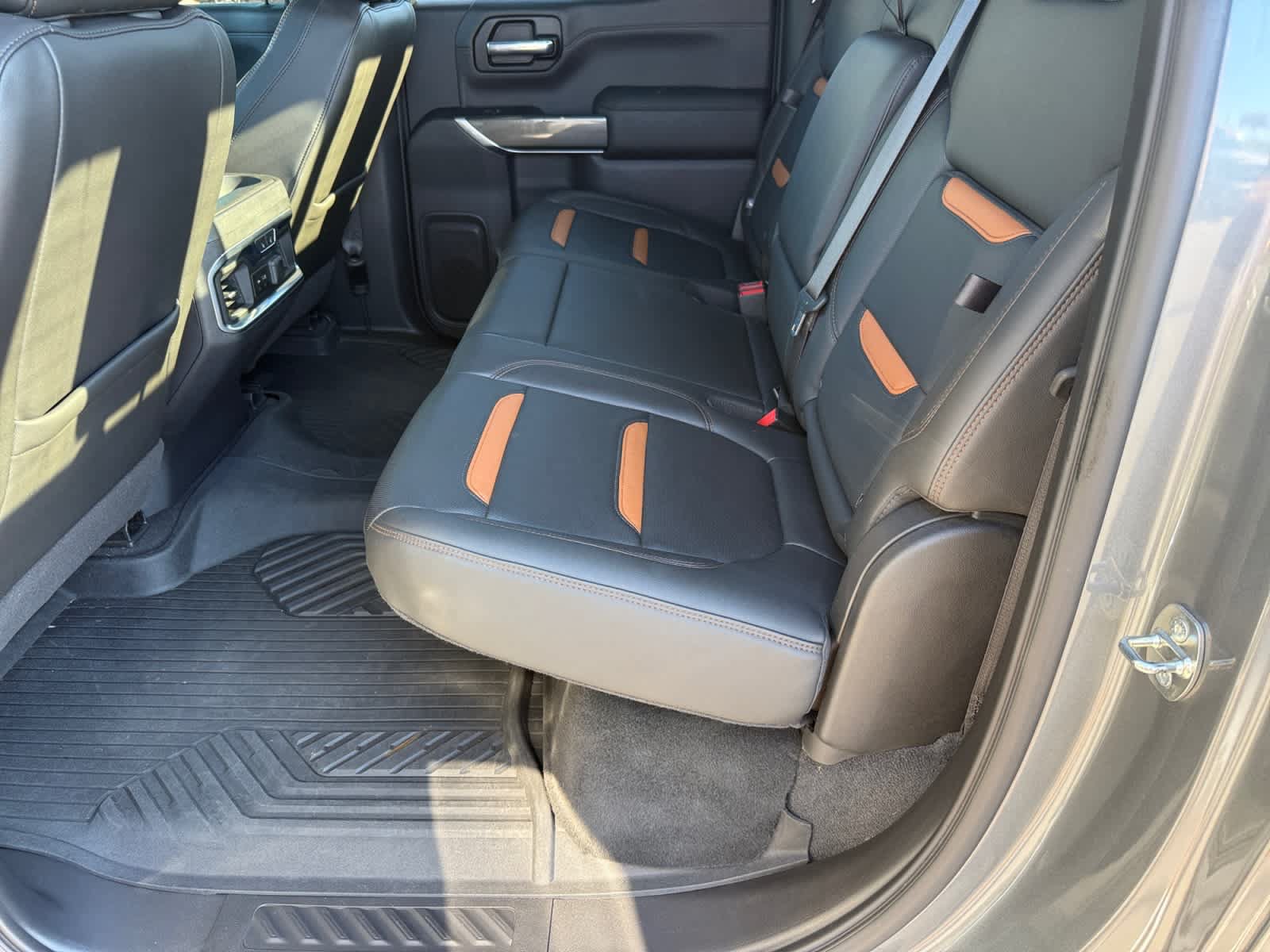 Used 2020 GMC Sierra 1500 AT4 w/ Off-Road Performance Package AWD/4WD image 11