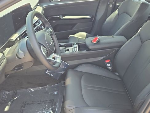 New 2025 Kia K5 EX image 18