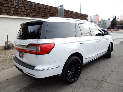 Used 2019 Lincoln Navigator Reserve image 5