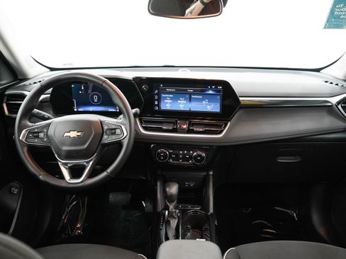 Used 2024 Chevrolet TrailBlazer LT w/ Convenience Package FWD image 16