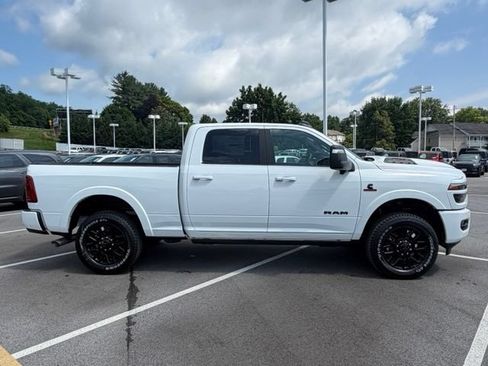 New 2026 RAM 2500 Limited AWD/4WD image 9