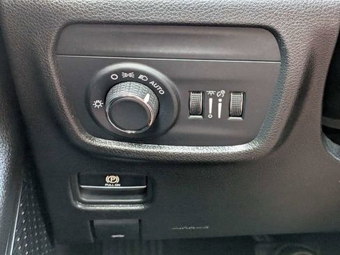Used 2024 Jeep Grand Cherokee Altitude AWD/4WD image 25