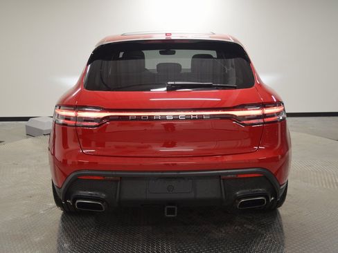 Certified 2025 Porsche Macan image 6