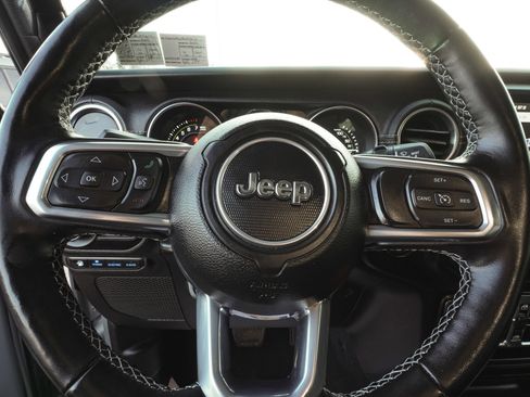 Used 2023 Jeep Wrangler Unlimited Sahara w/ Cold Weather Group image 19