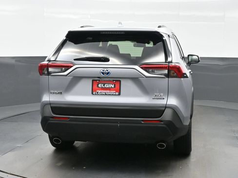 Used 2023 Toyota RAV4 XLE Premium AWD/4WD image 5