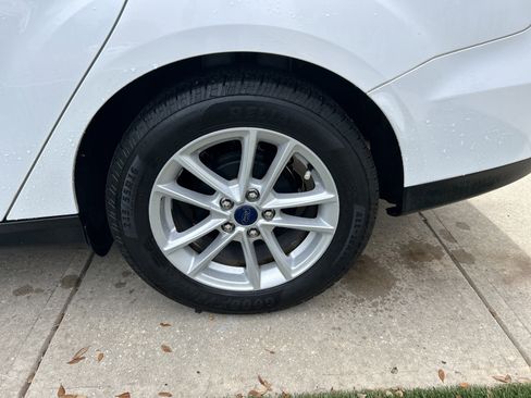 Used 2018 Ford Focus SE image 9