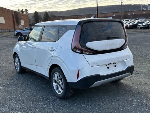 Used 2023 Kia Soul LX w/ LX Technology Package image 6