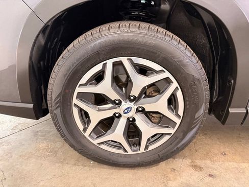 Used 2023 Subaru Forester Premium AWD/4WD image 16