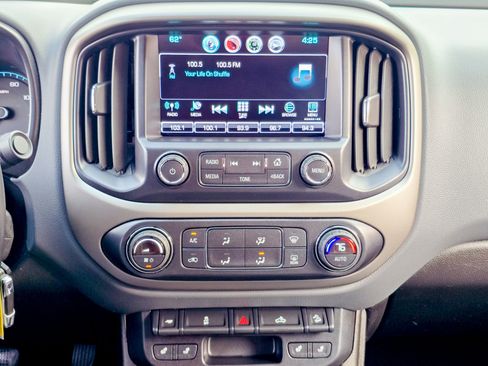 Used 2016 Chevrolet Colorado Z71 image 31