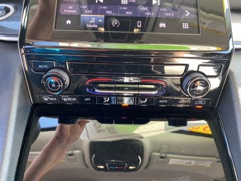 Certified 2023 Jeep Grand Cherokee Laredo image 25