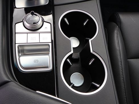 Used 2025 Genesis G70 2.5T image 50