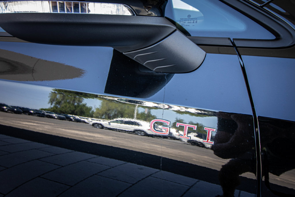 New 2026 Volkswagen GTI SE FWD image 4