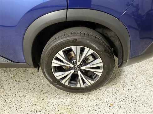 Used 2023 Nissan Rogue SV image 9