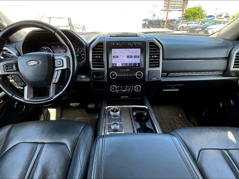 Used 2020 Ford Expedition Platinum image 18