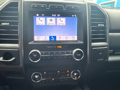Used 2019 Ford Expedition Max XLT w/ Equipment Group 202A AWD/4WD image 8