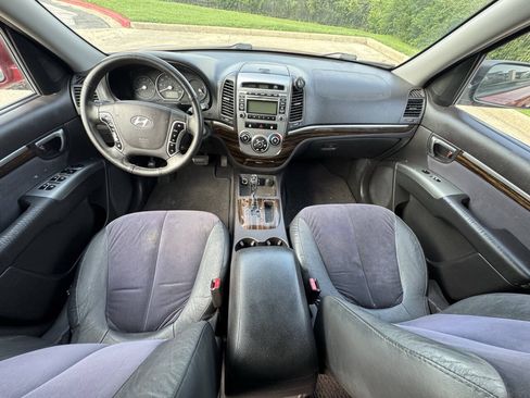 Used 2010 Hyundai Santa Fe SE FWD image 12
