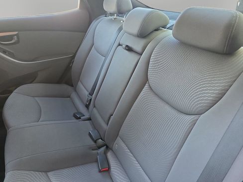 Used 2016 Hyundai Elantra SE image 19