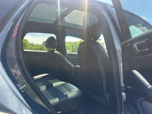 Used 2019 Porsche Cayenne AWD/4WD image 16