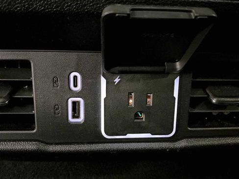 Used 2024 GMC Sierra 1500 SLT image 26