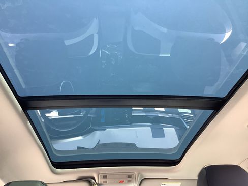 New 2026 Volkswagen Taos SE image 13