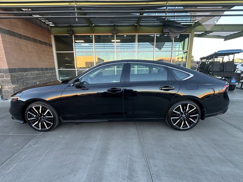 Used 2024 Honda Accord Touring image 7