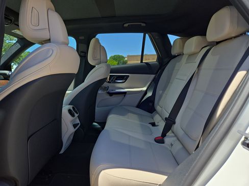 New 2025 Mercedes-Benz GLC 300 4MATIC image 13