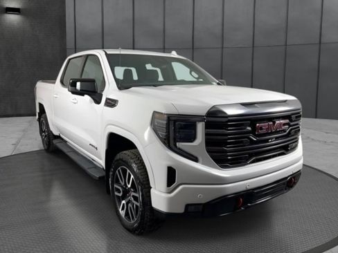 Used 2024 GMC Sierra 1500 AT4 w/ Technology Package AWD/4WD image 5