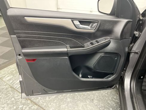 Used 2021 Ford Escape SE image 6