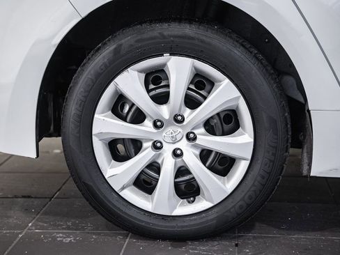 Used 2024 Toyota Corolla LE image 12