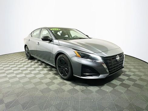 Used 2024 Nissan Altima 2.5 S image 1
