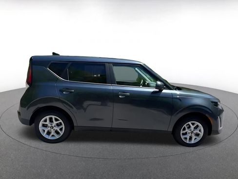 Used 2025 Kia Soul LX w/ LX Technology Package image 16