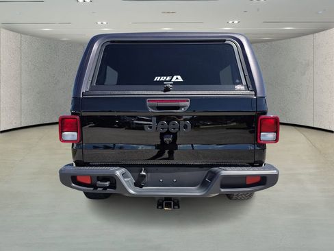 Used 2024 Jeep Gladiator Sport image 4