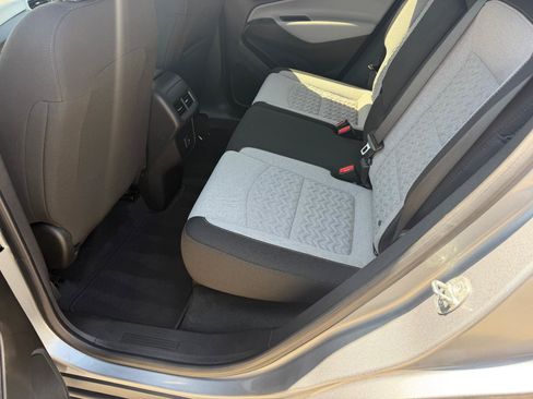 Used 2023 Chevrolet Equinox LS w/ LS Convenience Package FWD image 21