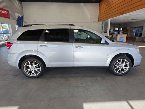 Used 2011 Dodge Journey Crew FWD image 6