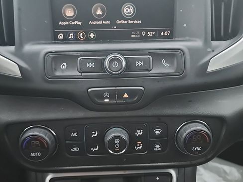 Used 2022 GMC Terrain SLE w/ Driver Convenience Package image 12